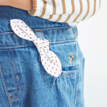 وزرة طويلة من الدنيم الأزرق للفتيات الصغيرات